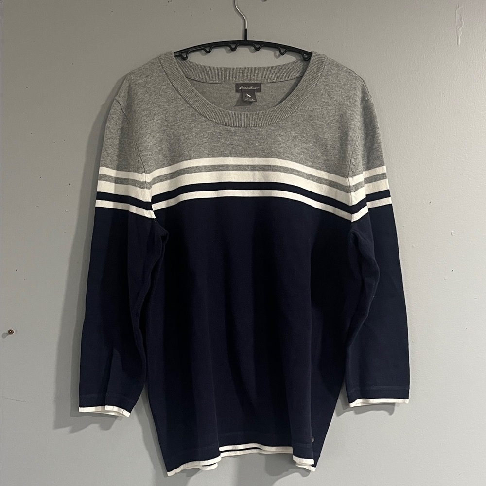 Eddie Bauer Women's Crewneck Sweater in Gray, White and Navy Large